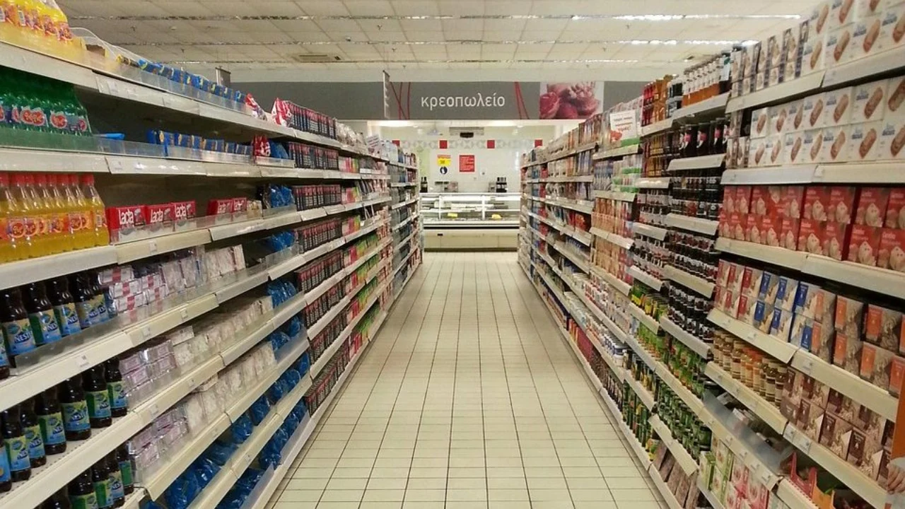 Greqia ul çmimet për familjet dhe shtresat në nevojë  mbi 1 660 produkte më lirë në supermarkete
