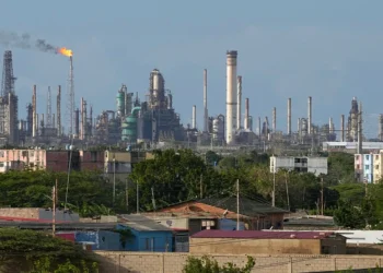 Çfarë dimë për marrëveshjen e Trump që i jep SHBA-së akses në naftën e Venezuelës -