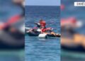 12-vjeçari kapet duke drejtuar një Jet Ski në Dhërmi, Policia gjobit me 10 mijë lekë pronarin dhe bllokon mjetin lundrues