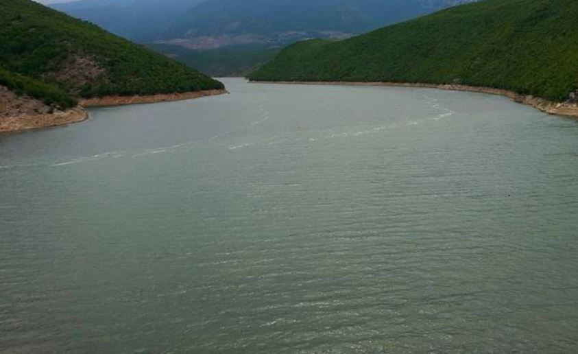 Përplasen dy Jet Ski në liqenin e Kukësit  dy persona dërgohen në spital