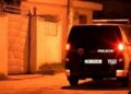 E rëndë në Lushnjë! I riu vret nënën dhe plagos rëndë babain, arratiset pas krimit