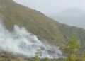 Zjarri përfshin malësinë e Krujës, flakët përhapen me shpejtësi/ Terreni i pamundur për zjarrfikëset, kërkohet ndërhyrje nga ajri!