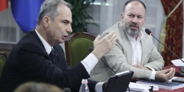 PD me sytë nga ndërkombëtarët, për ndalimin e shkrirjes së 15 Bashkive: Presim shtatorin, se tani janë me pushime