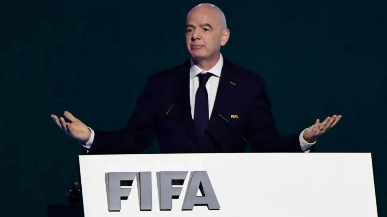 Uellsi dhe Anglia tërheqin mbështetjen për Infantinon  Presioni ndaj presidentit të FIFA s arrin kulmin