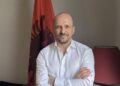 Ambasadori shqiptar në Britani ngre alarmin: Emigrantët po përdoren politikisht