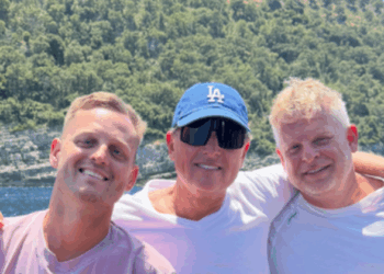“Shqipëria, me miq dhe familjen”, Grenell ndan foto nga pushimet në Vlorë