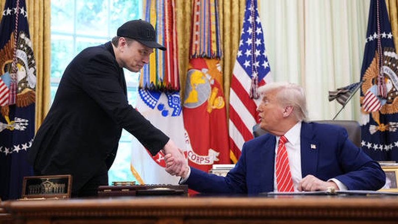 Rikthehet aleanca Trump Musk  Pas përplasjes  miliarderi përgatit 100 milionë dollarë për republikanët
