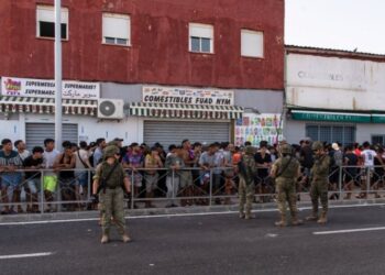 Kufiri i Ceutës nën masa të reja sigurie, vendosen barriera mbrojtëse pas krizës masive të migrantëve! 57 të vdekur
