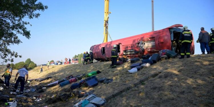 Aksident tragjik në Hungari! Përmbyset autobusi me turistë polakë, 12 të vdekur dhe 10 të plagosur -