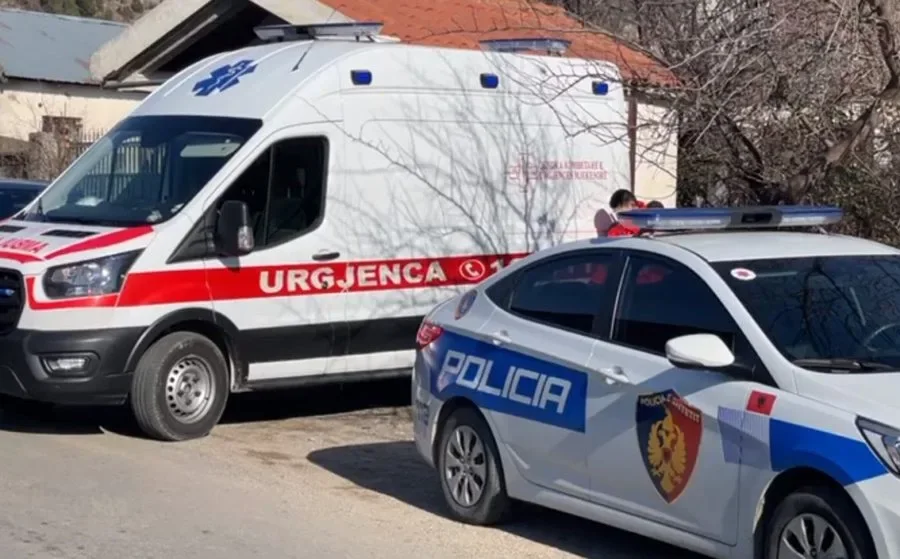 Tragjedi në Vlorë  69 vjeçari gjendet i pajetë në oborrin e banesës  dyshimet e para