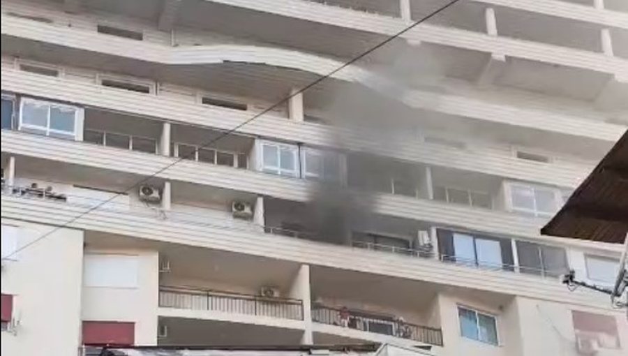 Përfshihet nga zjarri një pallat 30 katësh në Golem  zjarrfikësja ndërhyn me vështirësi