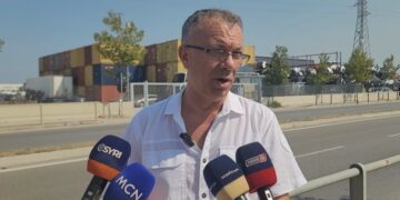 Mbetjet e rrezikshme në Durrës, denoncon PD: Kontejnerët prej muajsh pranë zonave të banuara