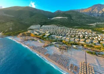 Policia rrethon vilat e Palasës, arrestohet i shumëkërkuari për inceneratorin e Tiranës