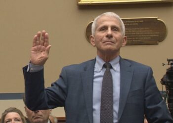 Çfarë shkruante Fauci privatisht? Publikohen mesazhet: Rrezik për gratë shtatzëna, nëse vaksinohen