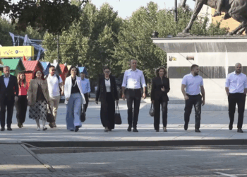 Kërkohet vazhdimi i seancës në Kuvend, PDK sërish me aksion në Kryeministri: Kurti, uzurpator