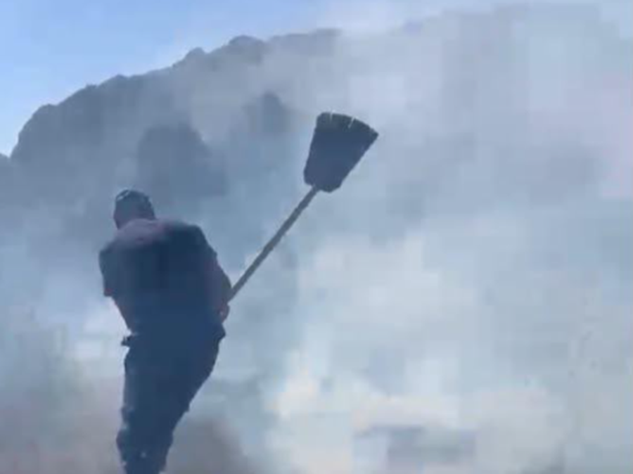 Alarm në Pukë  Zjarri në Gojan i afrohet banesave  flakët favorizohen nga era e fortë