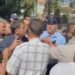 Protesta në Maliq, njerëzit e Adriatik Lapajt sulmojnë dhe fyejnë gazetarët