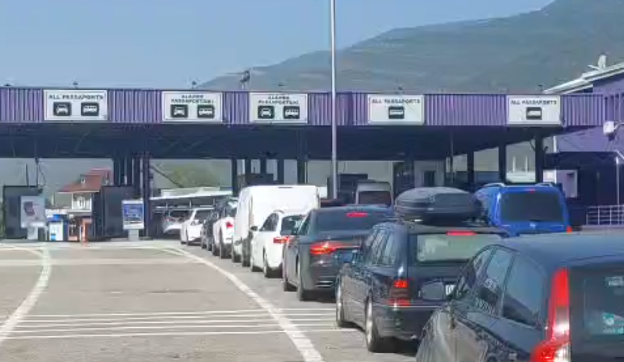 Fluks i lartë në Morinë  mbi 200 mijë hyrje nga Kosova në vetëm një javë