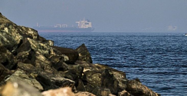 Emiratet e Bashkuara Arabe ndërpresin marrëdhëniet tregtare dhe financiare me Iranin pas sulmeve me raketa -