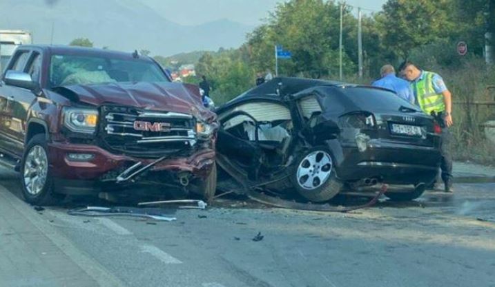 Aksident i rëndë në rrugën Pejë Prishtinë  humb jetën një person dhe plagosen 3 të tjerë