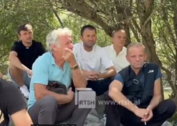 VIDEO / Banorët e Vuklit kundër ndërtimit të HEC-it: Duam garanci se nuk do të dëmtohet zona