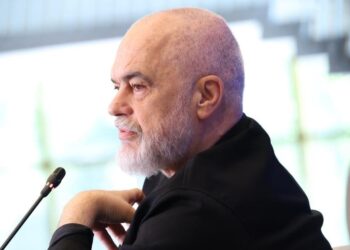 ‘Shpërthen numri i turistëve francezë në Shqipëri’, Rama: Rezervimet rritje me 288.2 përqind