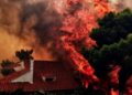 Greqi, ishujt në flakë/ Zjarret në Kretë, Paros dhe Lesbos. Digjen disa shtëpi, evakuohen banorët