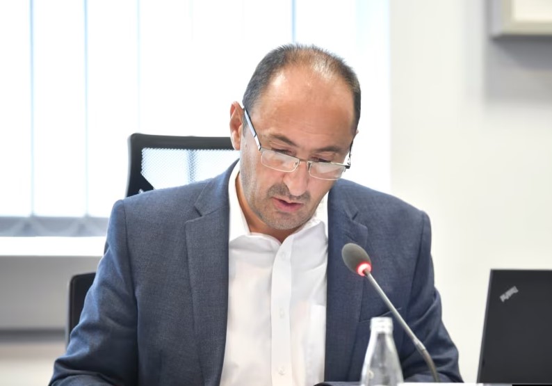 Drejtori i Portit të Durrësit  Liburn Aliu merret në pyetje nga Prokuroria Speciale e Kosovës