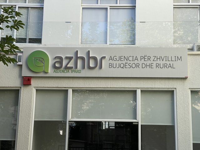 7 2 miliardë lekë për 41 mijë fermerë  AZHBR bën gati këstin e parë të subvencioneve
