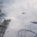 Zjarret përhapen në disa fshatra në Gjirokastër, ndërhyhet me helikopter për shuarjen e flakëve