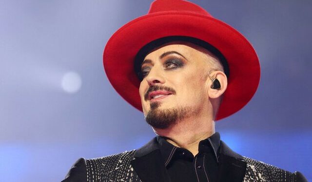 Kritikoi artistët pro-Izraelit nëpërmjet këngës së tij, Boy George tërhiqet nga koncerti në Londër