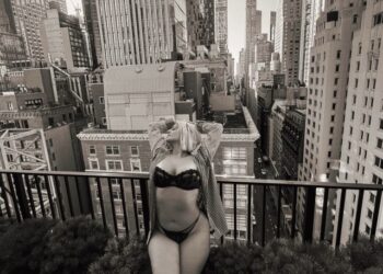 Më në formë se kurrë më parë, Bebe Rexha feston ditëlindjen e 37-të, poston foto me bikini