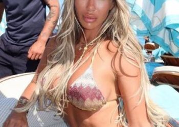 FOTO/ Pa zbuluar vendndodhjen, Adelina Tahiri shfaq momente nga arratisja luksoze verore