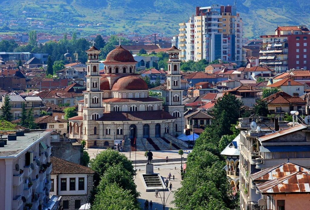 Qytetet më të  shkreta   Korça ka mbi 80  të territorit pa banorë  Durrësi vetëm 20 6 