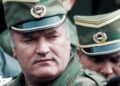 “Fanatik, ndillte frikë”, korrespodenti i BBC rrëfen takimin me Mlladiçin gjatë luftës në Bosnjë