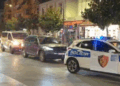 Konflikt mes disa personave në Fier, ndërhyjnë forcat “Shqiponja”, dyshohet se nisi për parkimin…