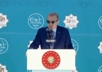 “Nuk i përulim kokën askujt”, Erdogan: Turqia nuk tërhiqet përballë kërcënimeve -