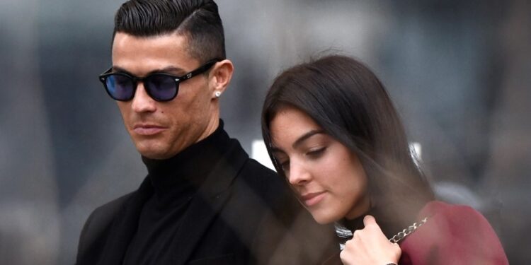 Dasma e Ronaldos dhe Georgina Rodriguez pati vetëm 4 të ftuar, çfarë parashikon marrëveshja paramartesore që nënshkruan? -
