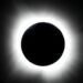 Evropa përgatitet për eklipsin diellor, çfarë do të ndodhë gjatë këtij spektakli astronomik që ndodh një herë në një brez? -