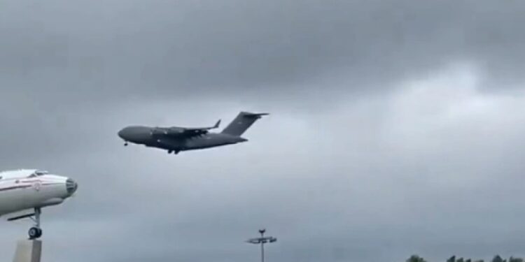 Misteri mbi misionin e uljes së avionit ushtarak amerikan në Moskë, Kremlini: Nuk kam informacion për këtë -