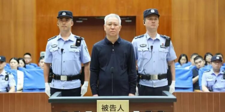 Themeluesi i gjigantit kinez të pasurive të paluajtshme Evergrande, dënohet me burgim të përjetshëm -