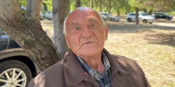 VIDEO/ 5 orë në pritje jashtë rezidencës në Pogradec, i moshuari: Dua ta përqafoj njëherë Ramën!
