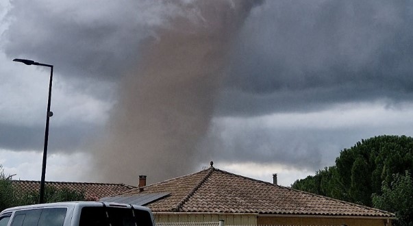 Tornado e fortë godet një fshat të Francës, 39 të plagosur dhe qindra shpi te dëmtuara -