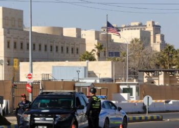 Tensionet në Lindjen e Mesme rriten, ambasada e SHBA-së u kërkon amerikanëve të rishikojnë udhëtimet në rajon