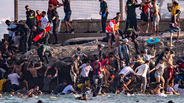 Sanchez akuzoi rrjetet ruse e izraelite për krizën në Ceuta  reagojnë Kremlini dhe Tel Avivi  Të pabaza  gënjen pa turp 