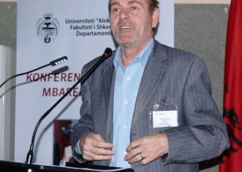 Ndahet nga jeta profesori i Universitetit të Elbasanit, Albert Riska -