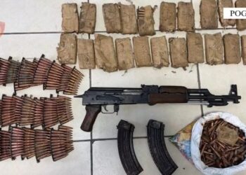 Arrestohet 44 vjeçari në Pogradec, iu gjet në banesë automatik dhe fishekë (EMRI)