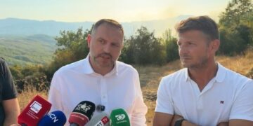 Zjarret në Mirditë, Nufi konfirmon vënien e flakëve nën kontroll: Ndaloni pakujdesitë, po rrezikohen jetë njerëzish dhe efektivësh