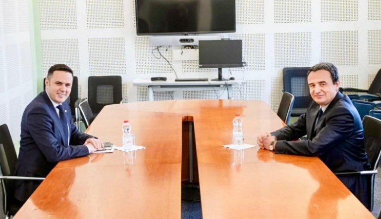 Kriza politike në Kosovë  Kurti dhe Abdixhiku takohen përsëri për Presidentin  Të shmangim zgjedhjet e reja 