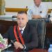 “Turp për Parlamentin nëse e voton!”- Kryebashkiaku i Poliçanit kundër PS për shkrirjen me Beratin, 15 këshilltarë paralajmërojnë dorëheqjen